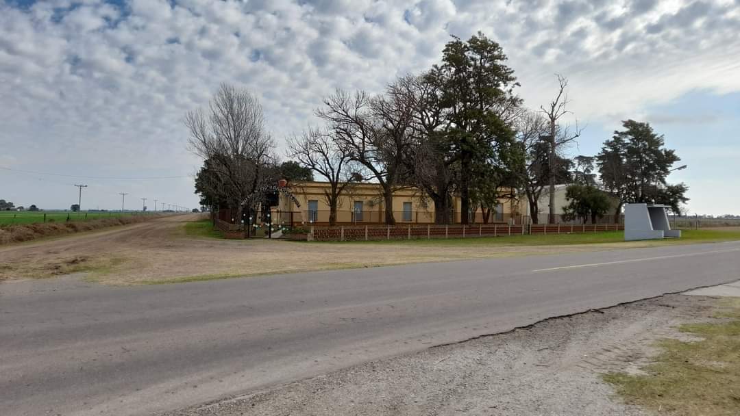UN PUEBLO DE UNA CASA: Colonia Rivadavia, Las Colonias, Santa Fe.