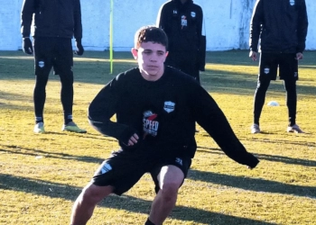 El Ogro Fabbiani convocó a un jugador de 14 años para el partido Riestra-Newell’s de Copa Argentina: el récord que podría superar