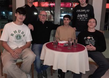 EFECTO DOMINÓ: 22/05. CONDUCE: FERNANDO PIGNOCCO