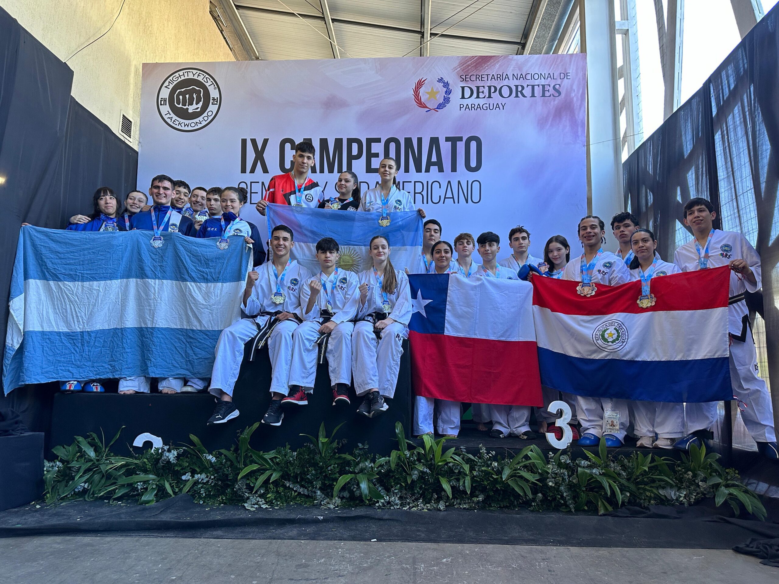 SUDAMERICANO DE TAEKWONDO EN PARAGUAY: MAURICIO MAGGIONI TRAJO 3 MEDALLAS