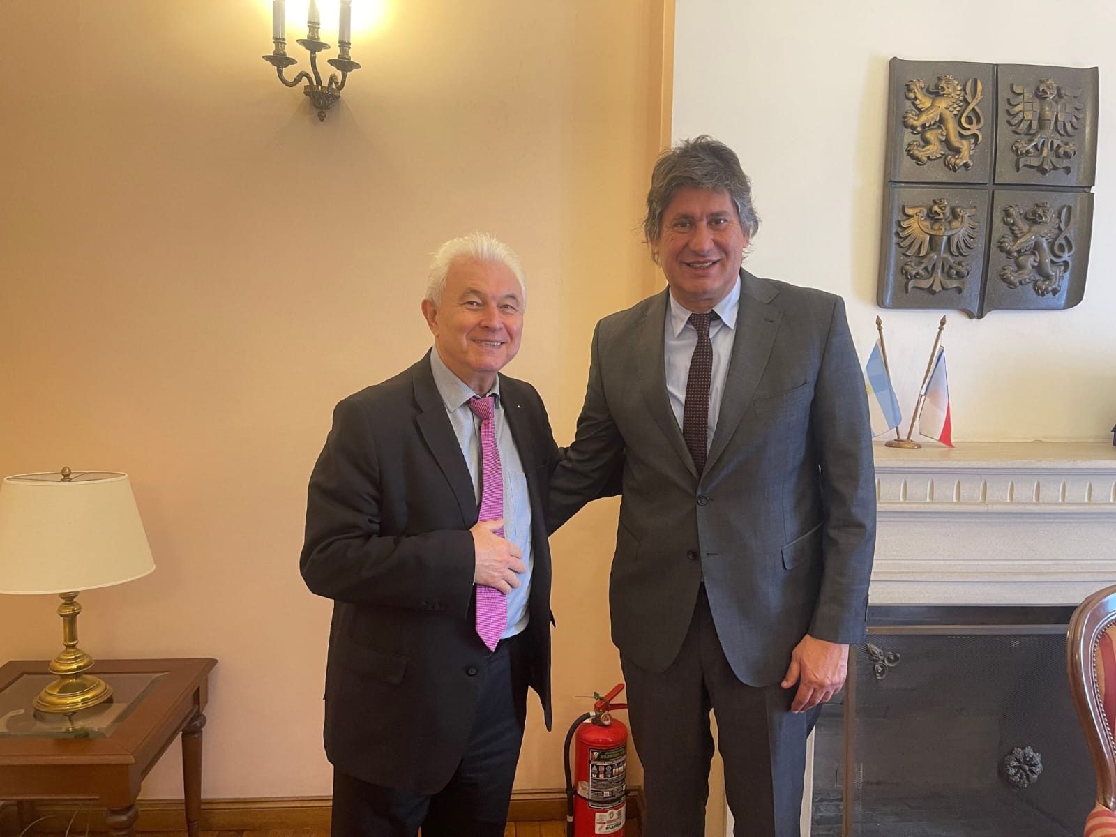 El intendente Santacroce impulsa lazos comerciales con Indonesia y República Checa