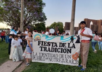 La Escuela N°877 Revive la Fiesta de la Tradición en las Calles