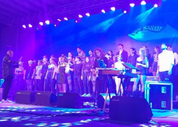 Música y solidaridad: GLORIANA emocionó a Gálvez con su tributo a Cerati