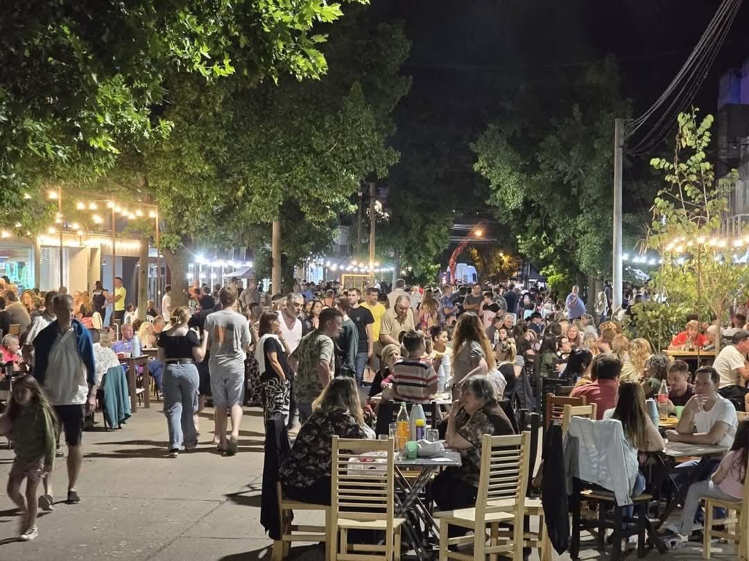 QUE NOCHE LA DE GÁLVEZ! : Espectáculos, premios y el comercio local que brilló en una noche inolvidable.