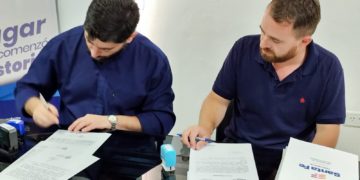 Un Día Histórico para Puerto Gaboto: La Firma del Acta de Transferencia del Servicio de Agua Potable