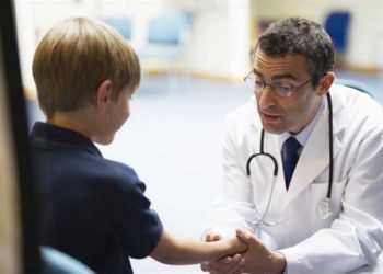 Médicos argentinos podrán ejercer en el exterior sin exámenes de revalidación