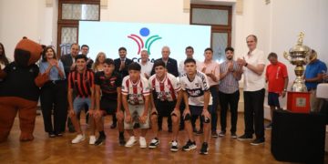 PESENTARON LA INSTANCIA FINAL DE LA COPA TÚNEL SUBFLUVIAL DE FÚTBOL “Raúl Uranga – Carlos Sylvestre Begnis”