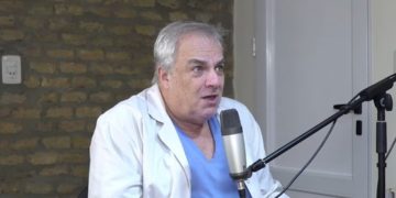 EN OTRO PLANO: En este episodio, Marcelo Seia conversa con el Dr. Lisandro Mana, médico clínico.