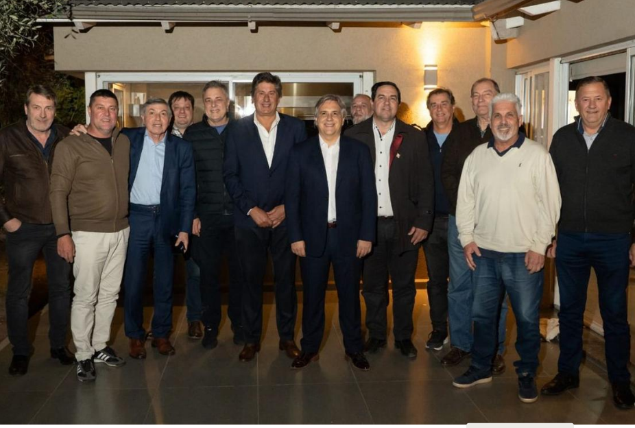 Intendentes y dirigentes del PJ se suman a Provincias Unidas con Llaryora