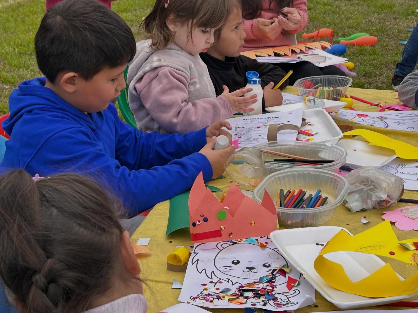 Los niños vivieron una tarde de juegos, música y alegría en la Vecinal Florida