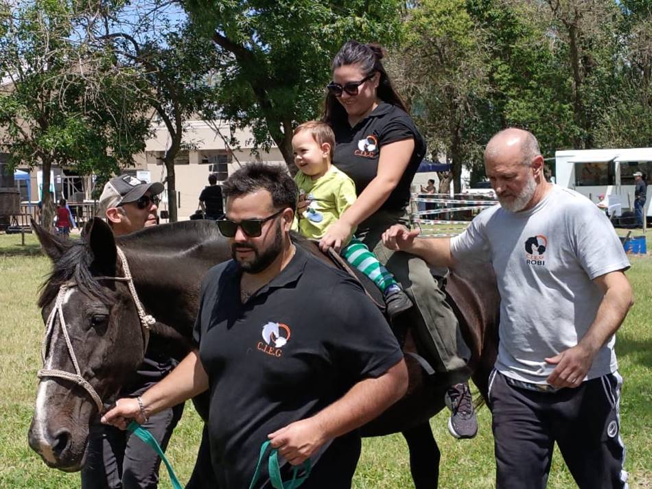 Gálvez vivió una jornada inolvidable en la 1ª Feria de Equinoterapia: una fiesta de solidaridad, tradición y alegría