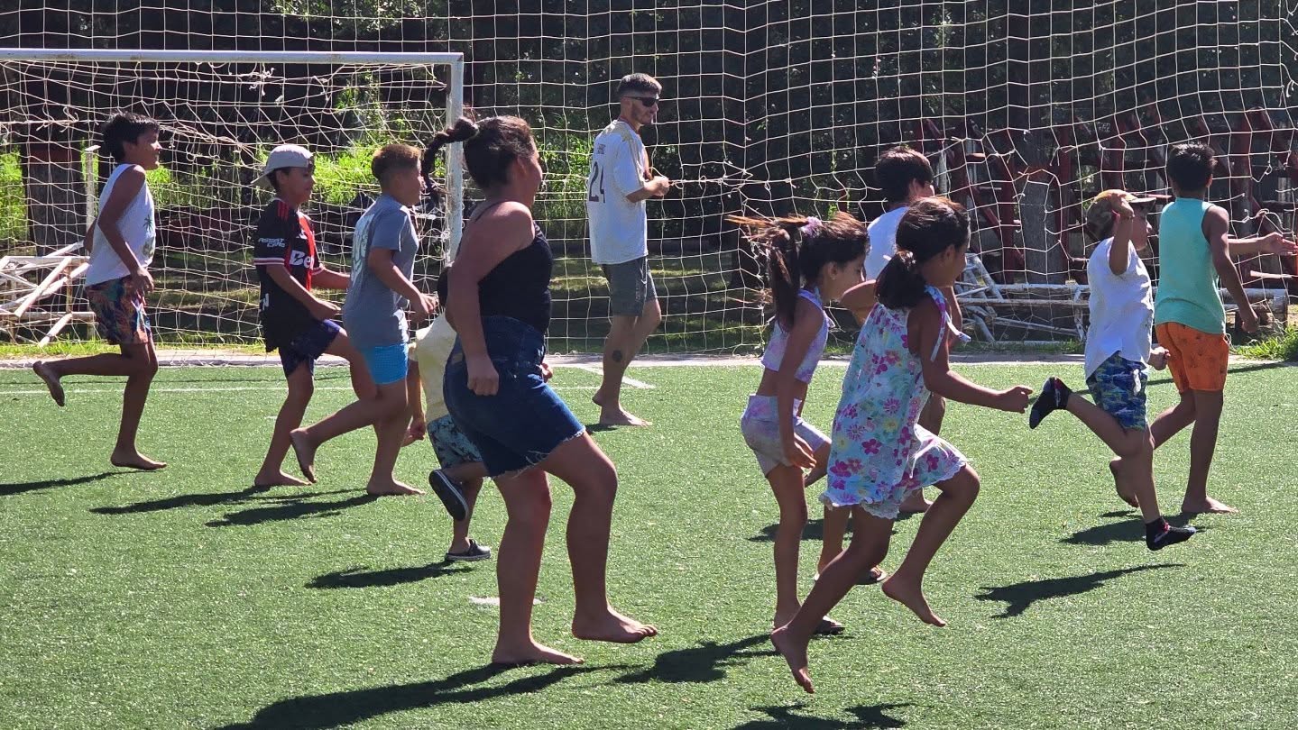 Ya funcionan las Escuelas de Verano en Centenario y Barrio Oeste