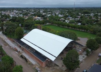La Provincia impulsa en Coronda el acondicionamiento hídrico de la defensa oeste y avanza con el nuevo gimnasio del CEF