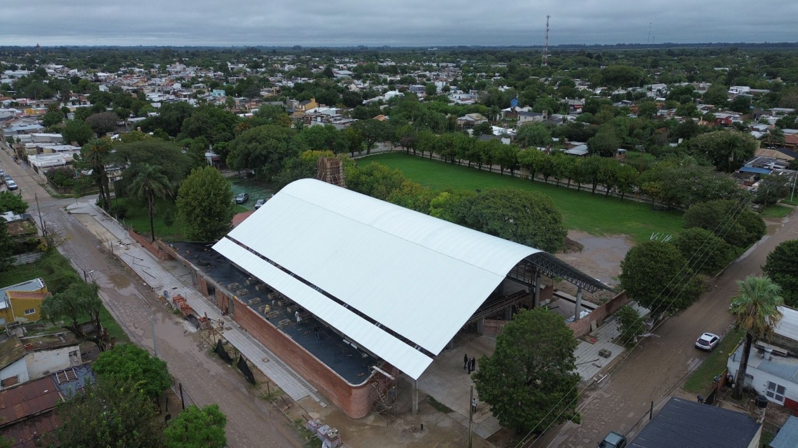La Provincia impulsa en Coronda el acondicionamiento hídrico de la defensa oeste y avanza con el nuevo gimnasio del CEF