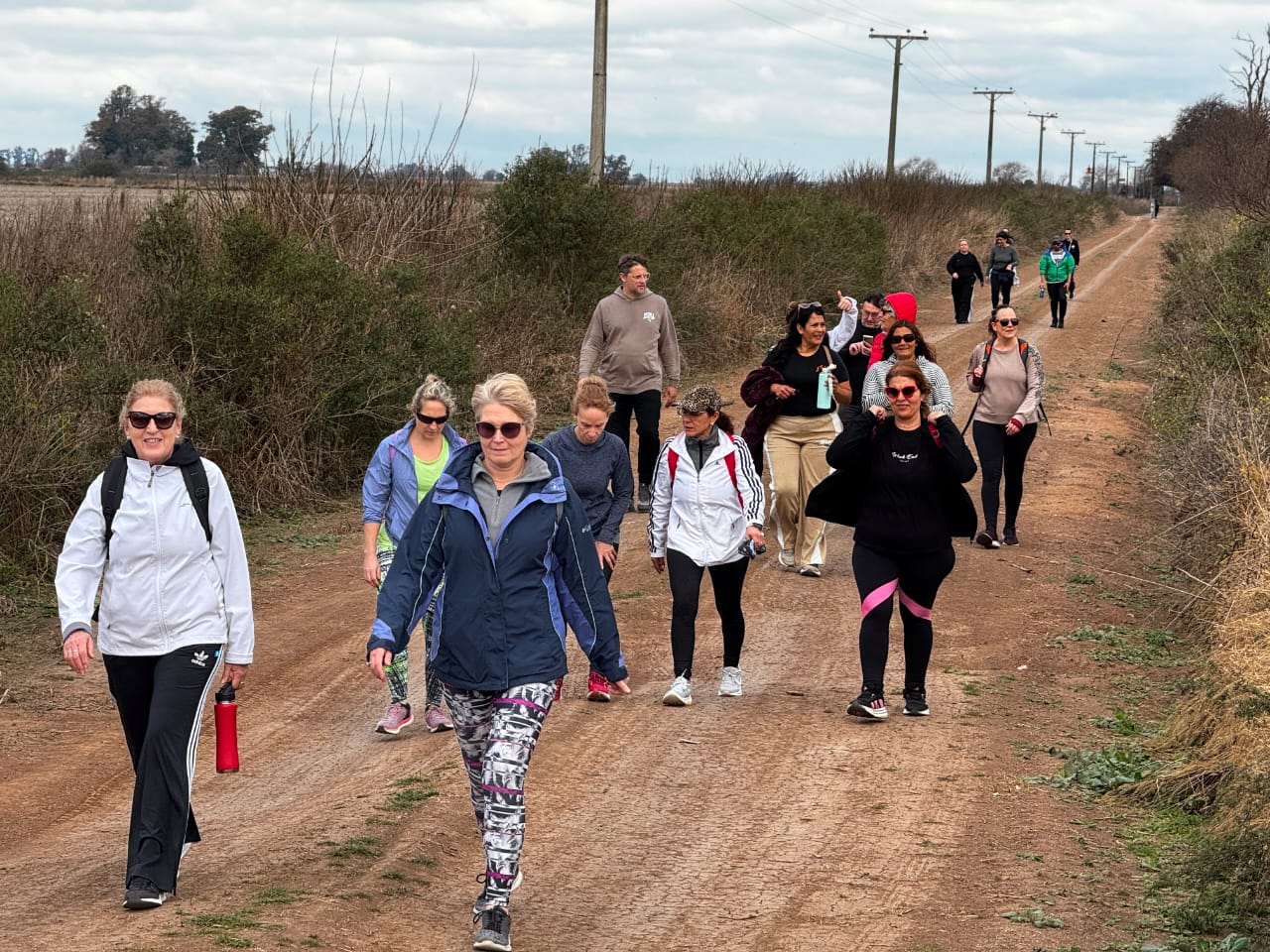 Gran participación en la primera Caminata Rural «Pies sobre la Tierra» en Gálvez